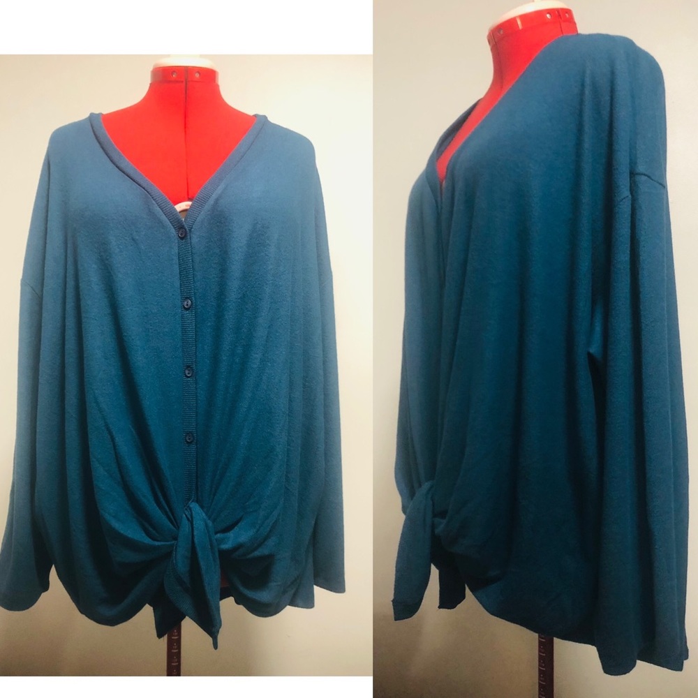 Women’s Sweater By gibson
